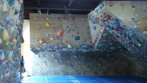 京都府のクライミング施設「クライミングジム ロシェ マキシマ」